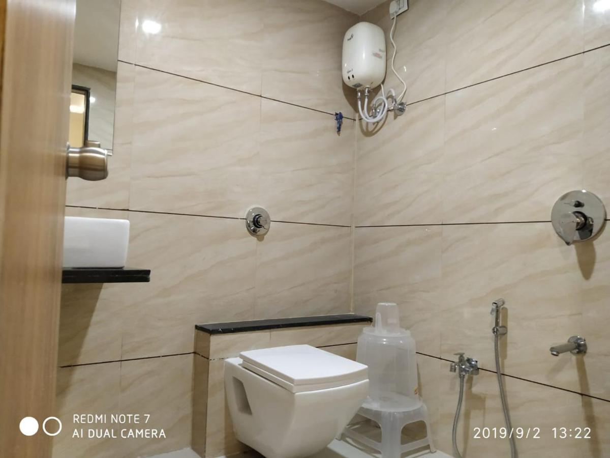 Hotel Krishna Palace Ānand Dış mekan fotoğraf
