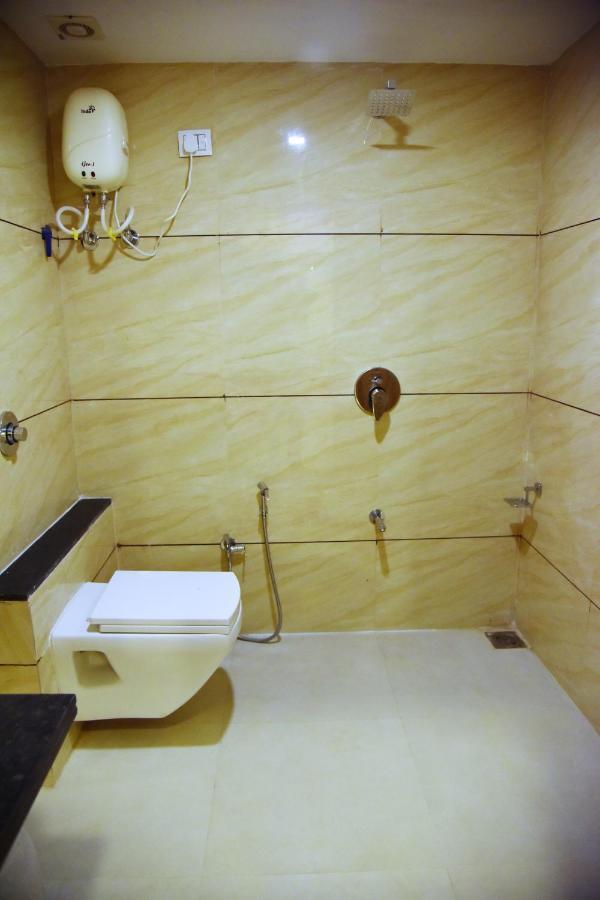 Hotel Krishna Palace Ānand Dış mekan fotoğraf